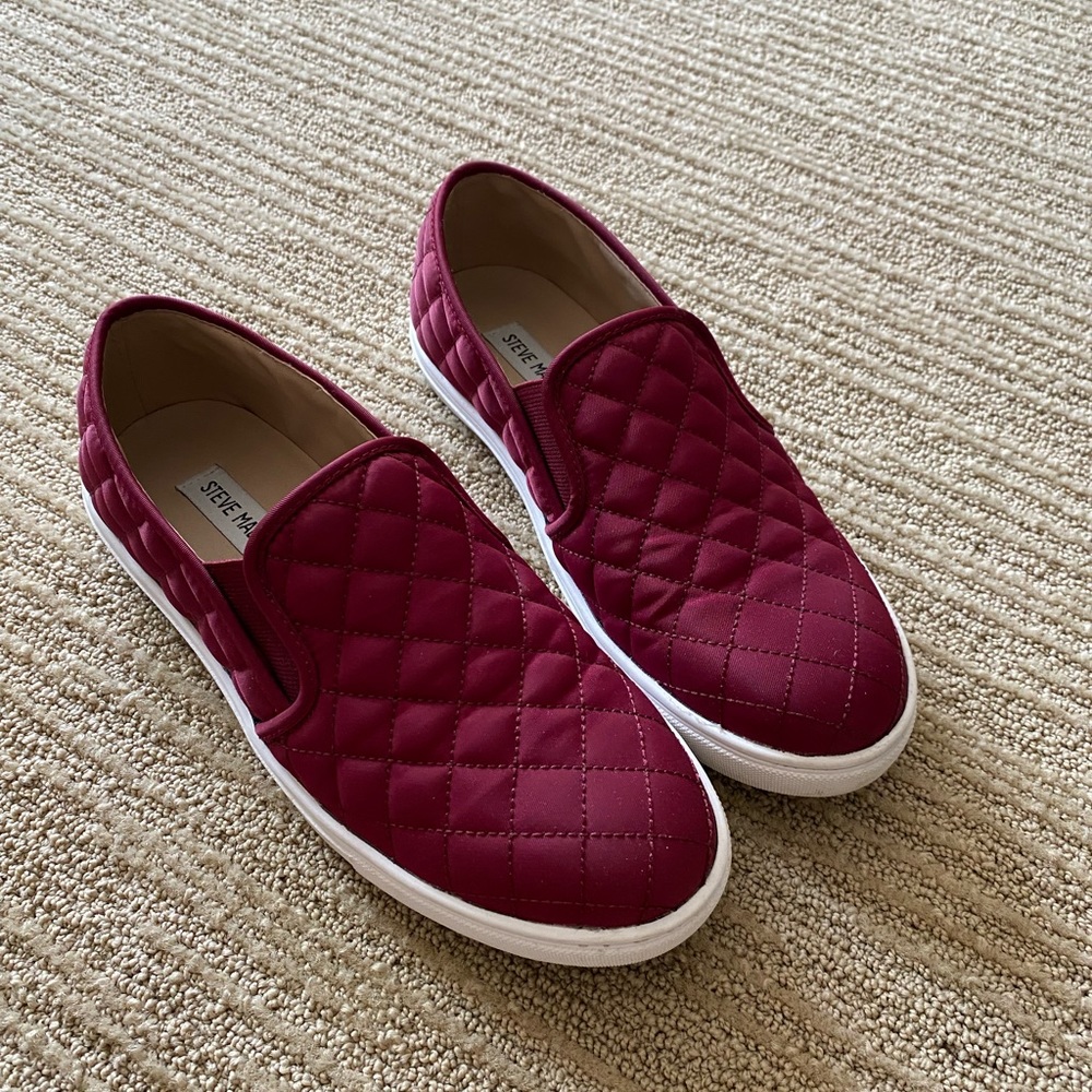 Steve Madden slip ons